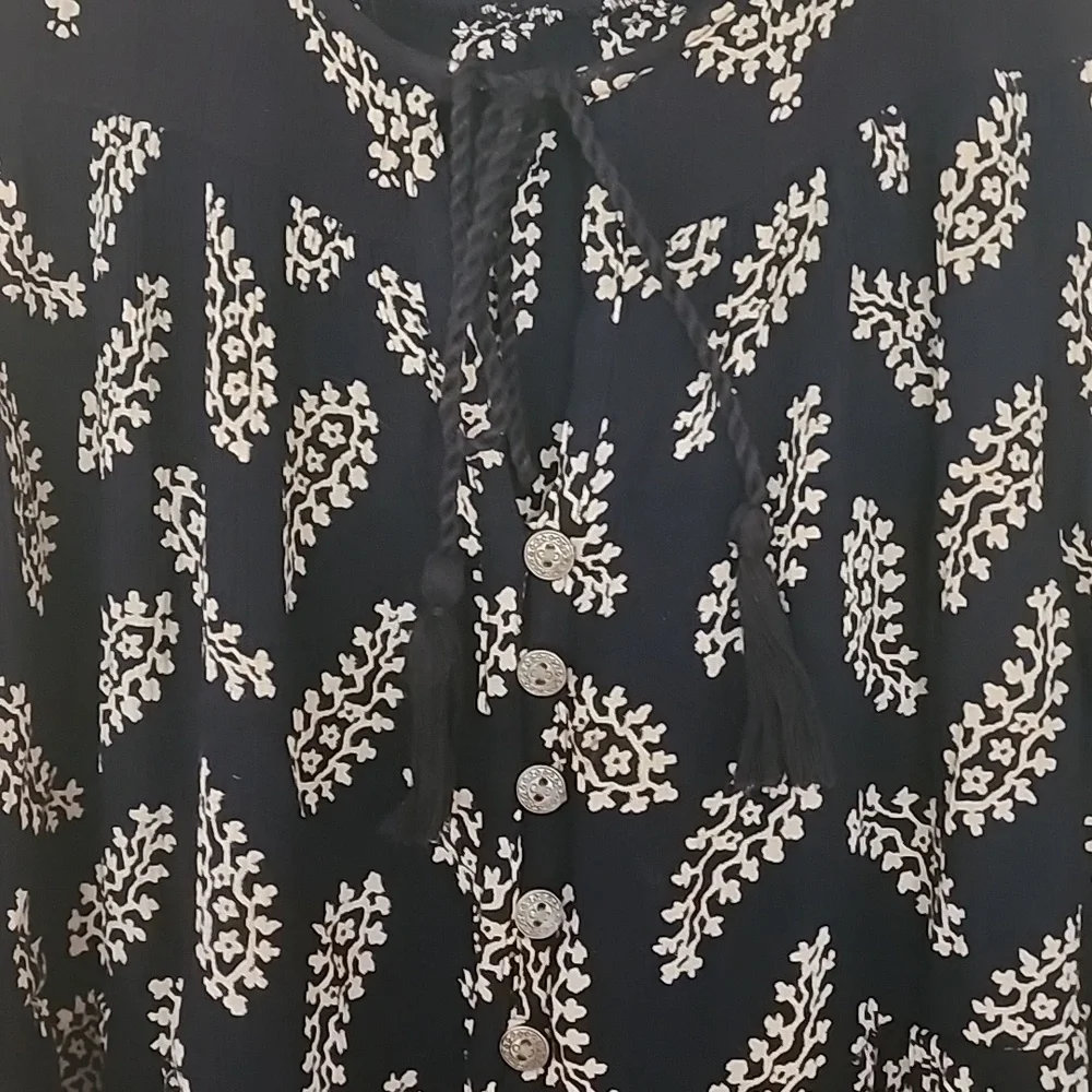 Tank - Picture 3 of 3